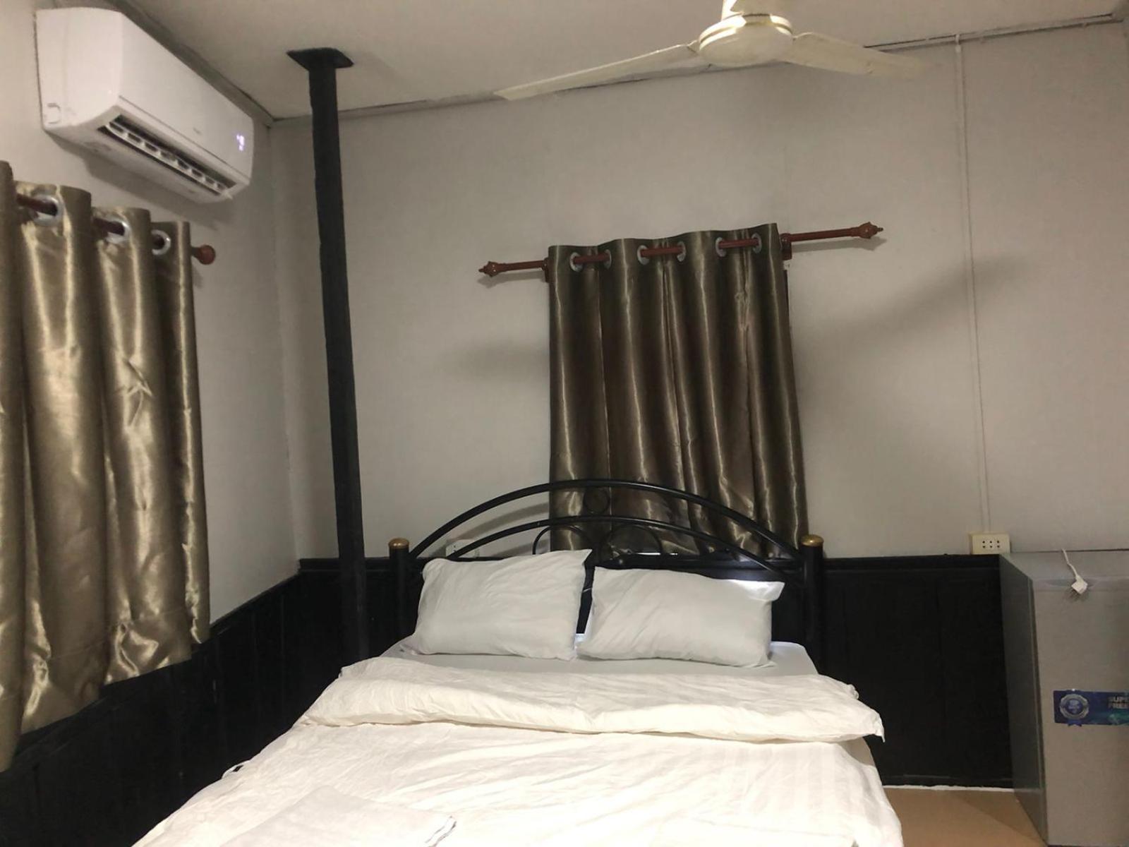 Batman Guesthouse Vientiane Buitenkant foto